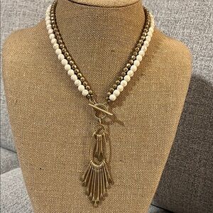 Evereve Davina Stone Gold and Cream Necklace